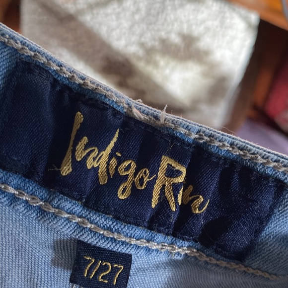 Distressed Indigo Rein Blue jeans - Picture 7 of 8